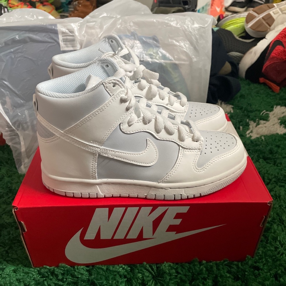Nike Dunk Size 5.5y Women’s 7